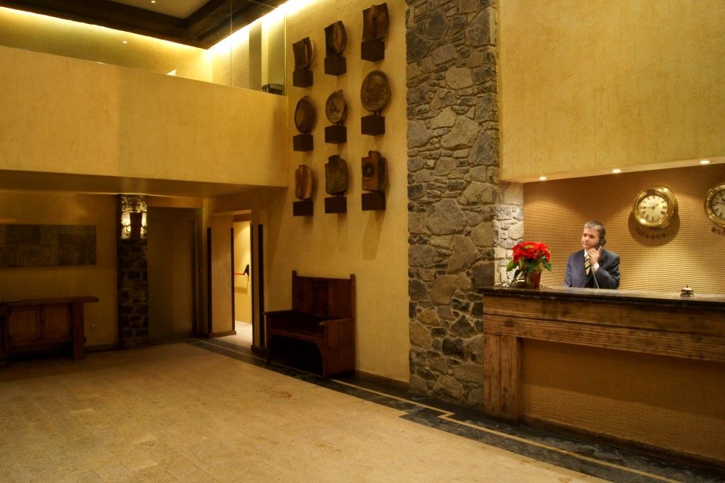 Hotel Atiram Patagonia Arinsal Esterno foto